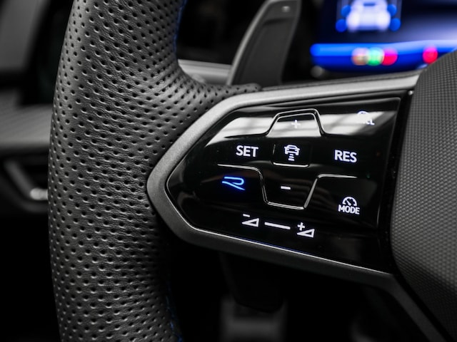 Volkswagen Golf 2.0 TSI DSG