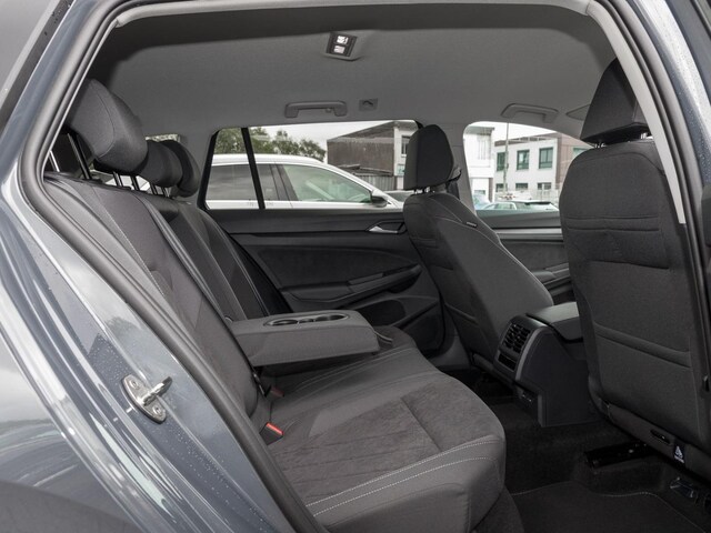 Volkswagen Golf 2.0 TDI DSG Style Variant