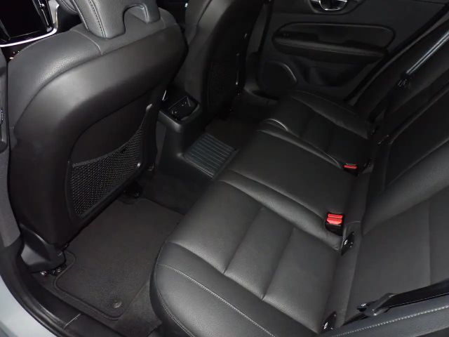 Volvo V60 AWD Dark Plus T6