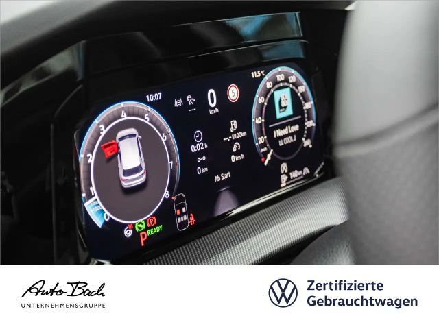 Volkswagen Golf 1.5 eTSI DSG Golf VIII R-Line