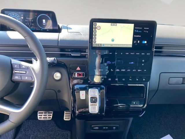 Hyundai Staria Signature