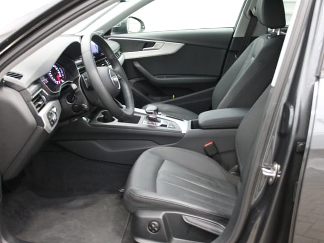 Audi A4 30 TDI S-Tronic Sedan