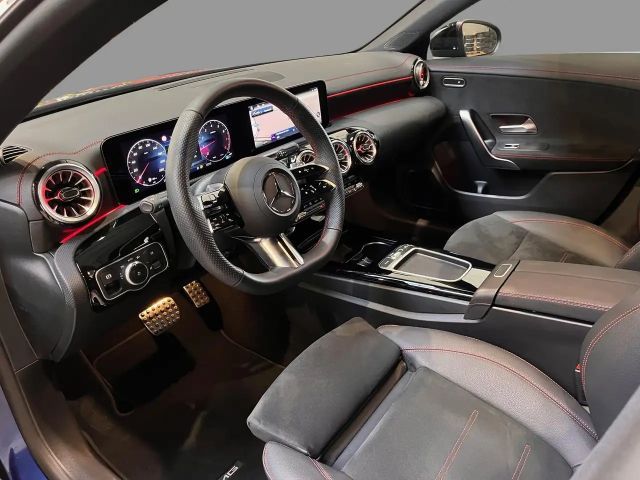 Mercedes-Benz CLA 200 AMG Line Coupé