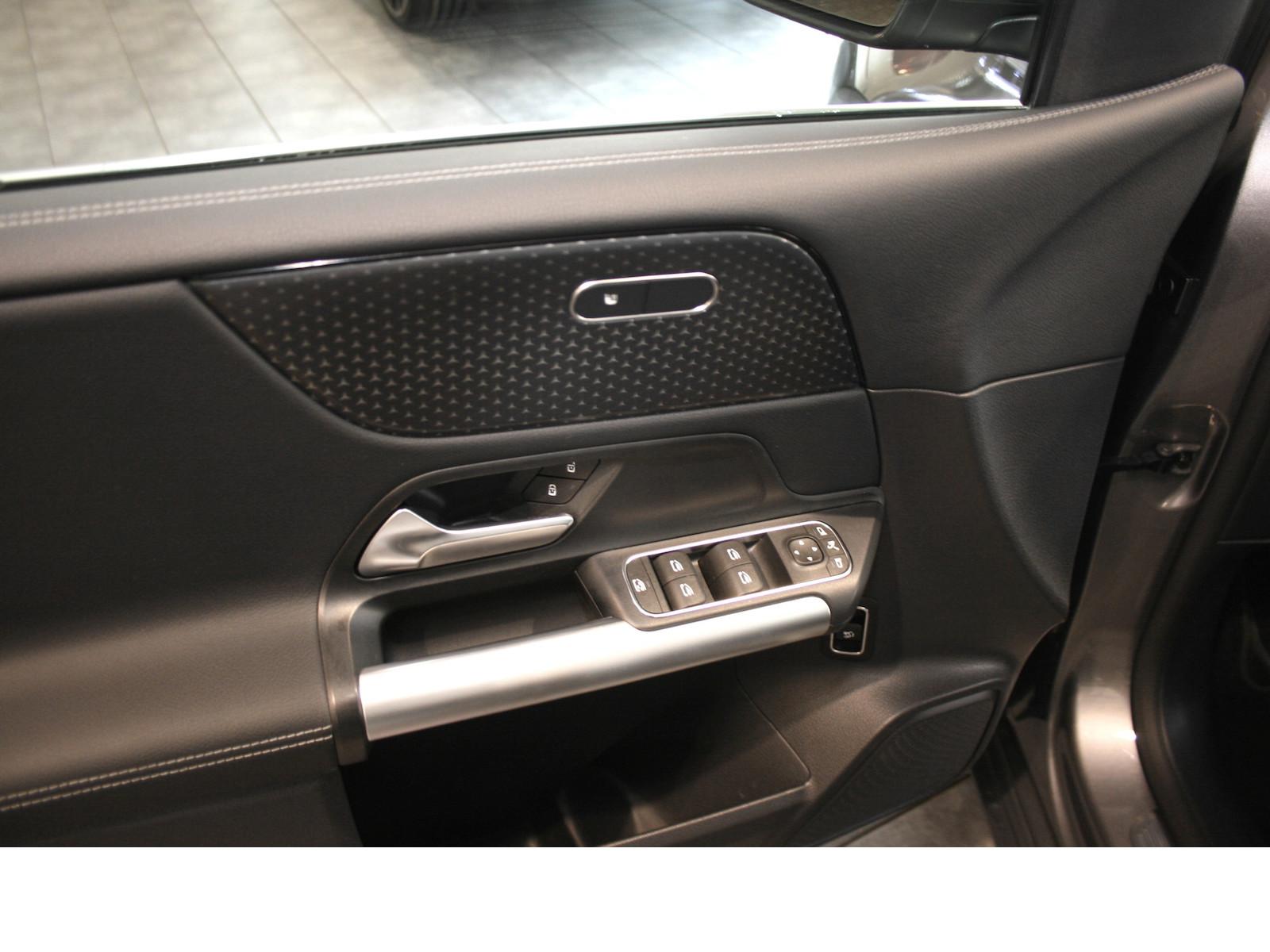 Mercedes-Benz B 180 B 180 d Sedan