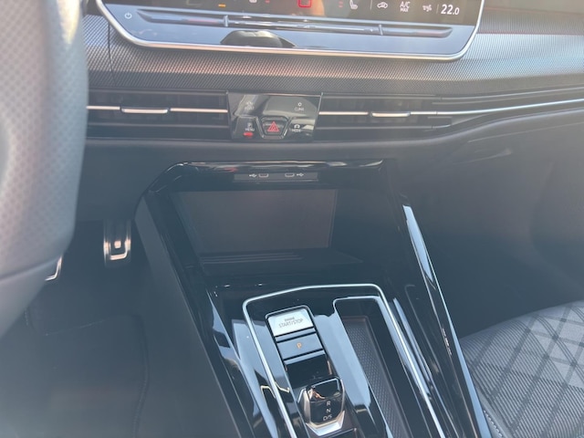 Volkswagen Golf 1.5 TSI DSG R-Line