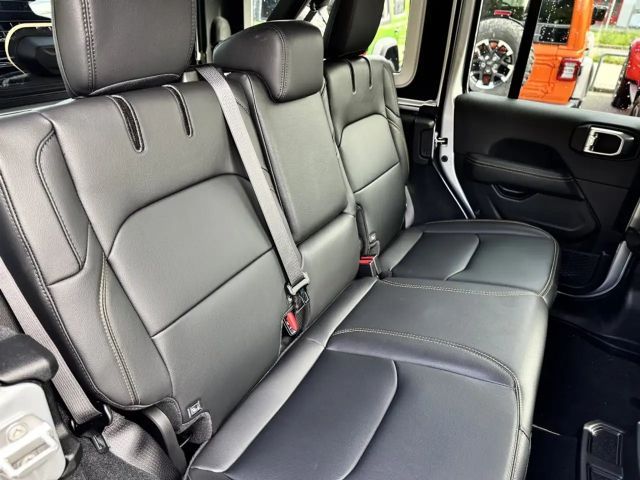 Jeep Wrangler 4xe Sahara