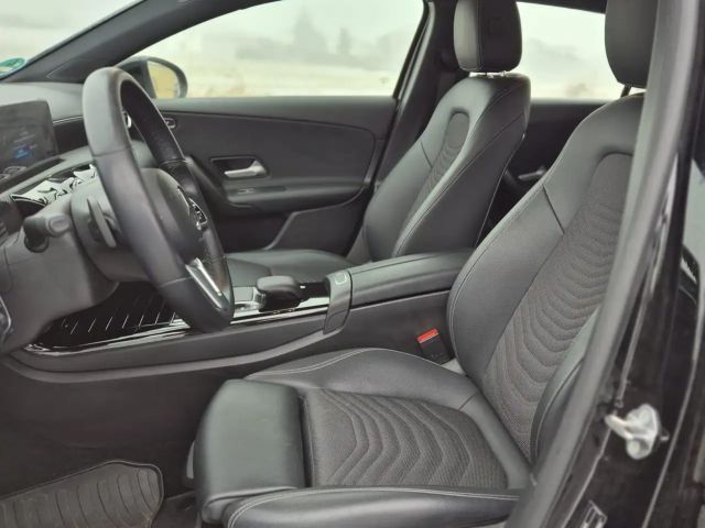 Mercedes-Benz A 180 A 180 d Hatchback