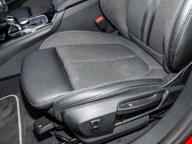 BMW 118 118i 5-deurs Sedan Sport Line