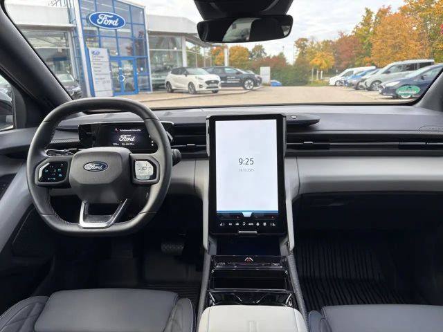 Ford Explorer Extended range Premium RWD