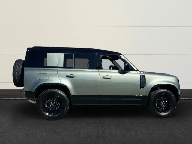 Land Rover Defender 110 D250 Dynamic SE