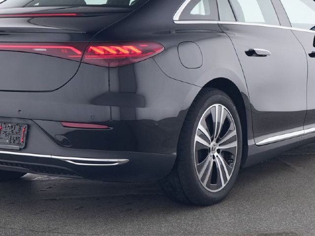 Mercedes-Benz EQE 300 Sedan