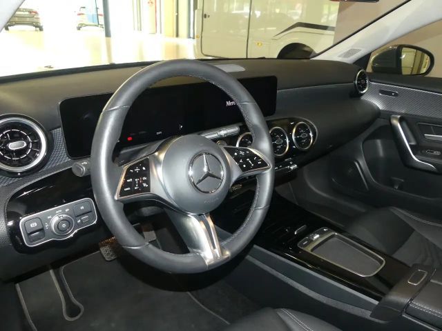 Mercedes-Benz A 200 Progressive