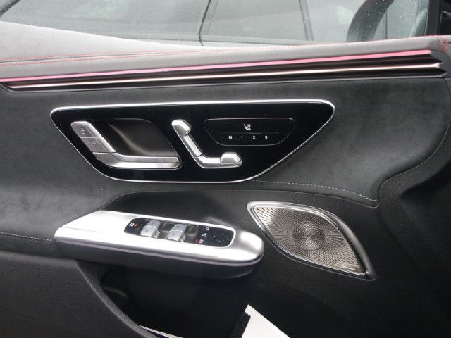 Mercedes-Benz EQE 300 Sedan