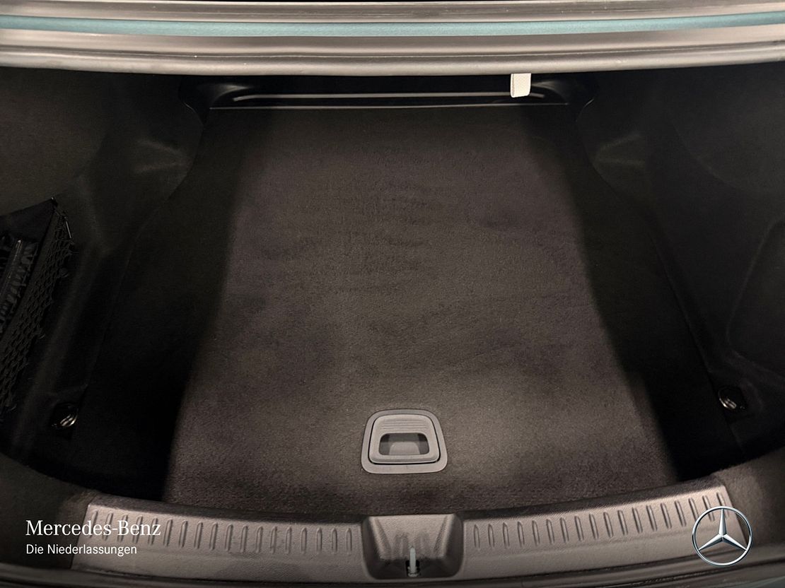 Mercedes-Benz E 200 AMG Line Sedan