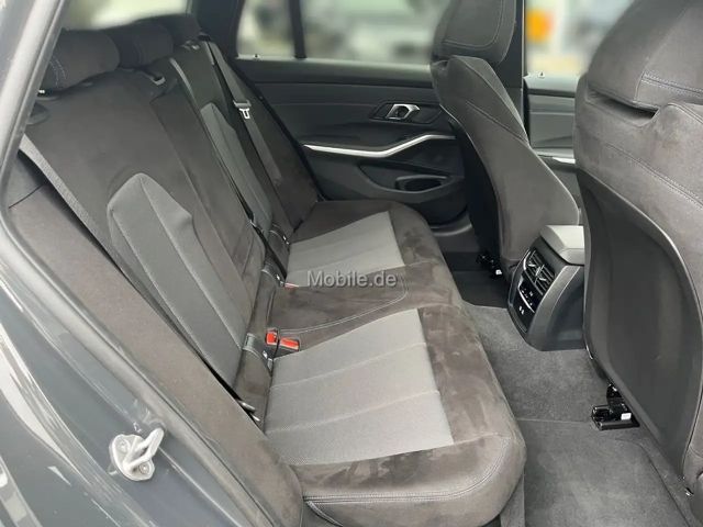 BMW 330 330d M-Sport Touring xDrive