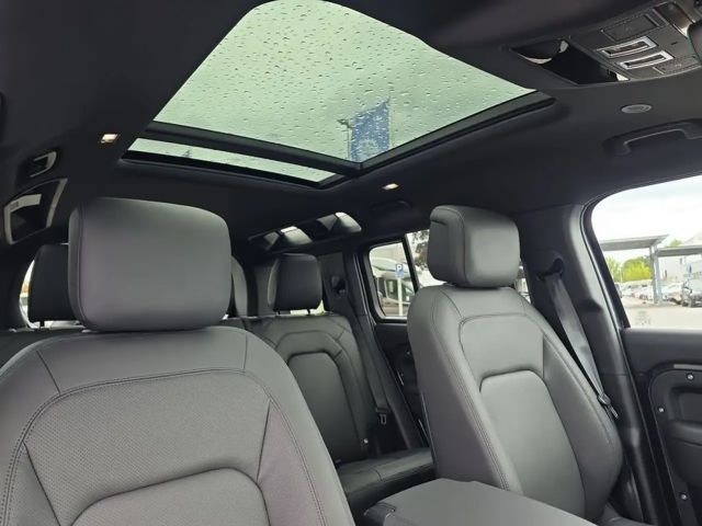 Land Rover Defender 110 D300 Dynamic HSE