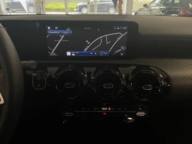 Mercedes-Benz A 180 A 180 d