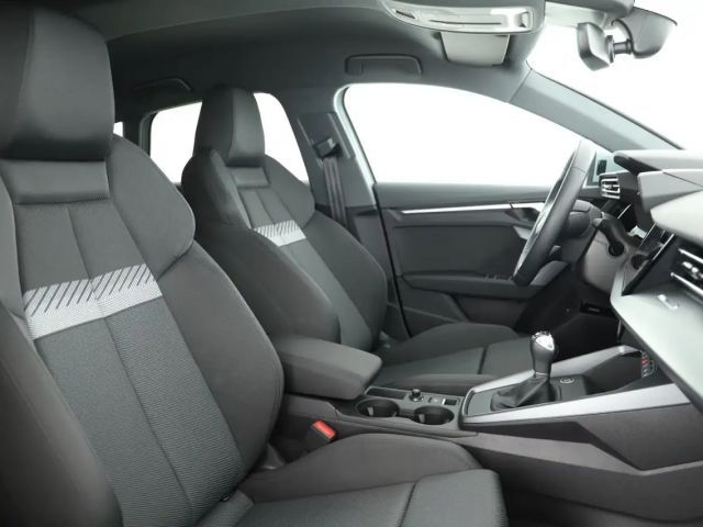 Audi A3 30 TFSI Sedan