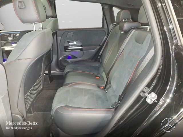 Mercedes-Benz B 250 4MATIC AMG Line Sedan