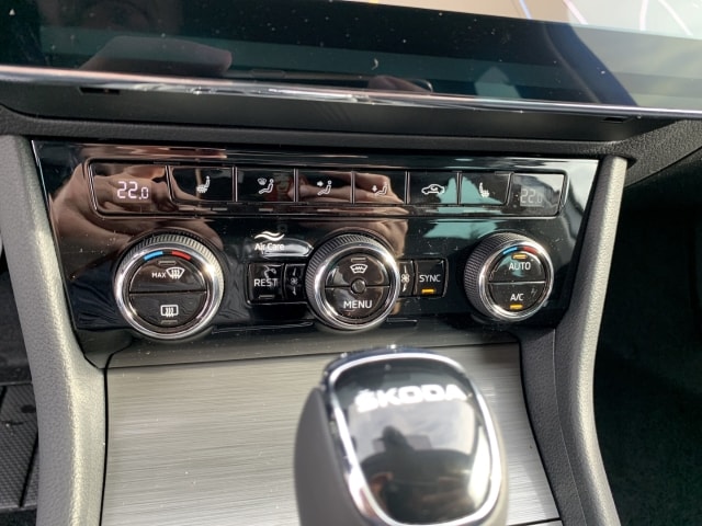 Skoda Superb 2.0 TDI Combi Style Style