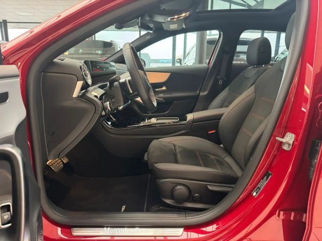 Mercedes-Benz A 180 AMG Line