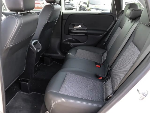 Mercedes-Benz B 180 EU6d Klimaauto Sitzhzg. NAVI Digitales Cockpit App