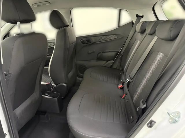 Hyundai i10 1,0 SITZHEIZ.+LENKRADHEIZ.+ RÜCKFAHRKAMERA+NAVIGAT