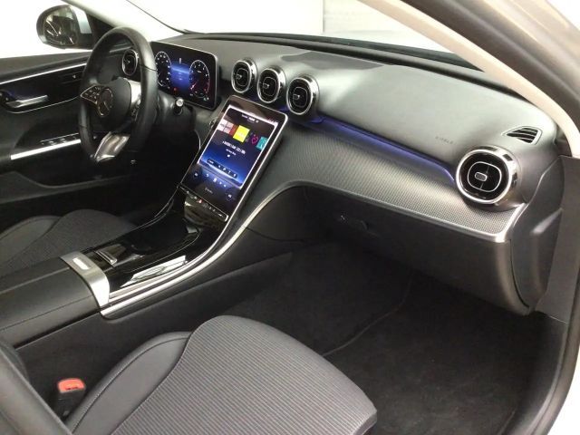 Mercedes-Benz C 180 AVANTGARDE Sedan