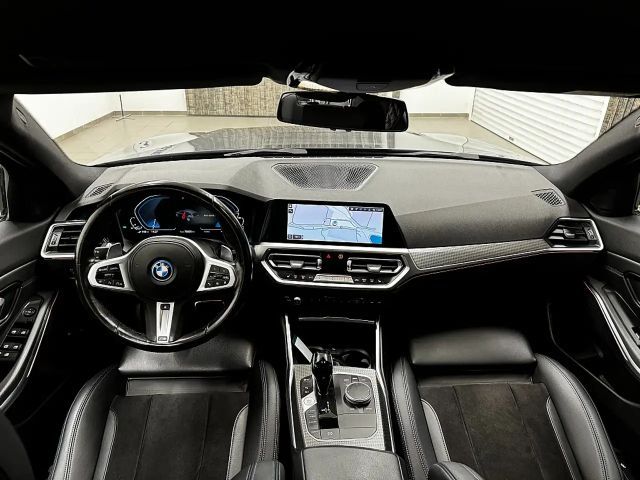 BMW 330 330e M-Sport Touring xDrive
