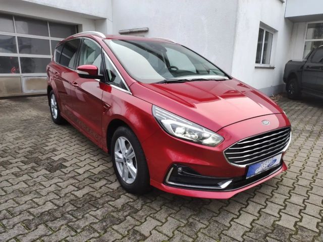 Ford S-Max Titanium