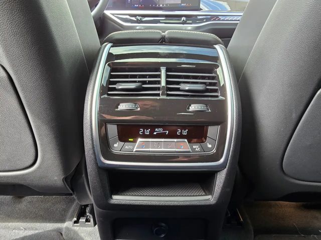 BMW X6 60i Komfortsitze*Standhzg*AHK*DAPro*PanoSky*