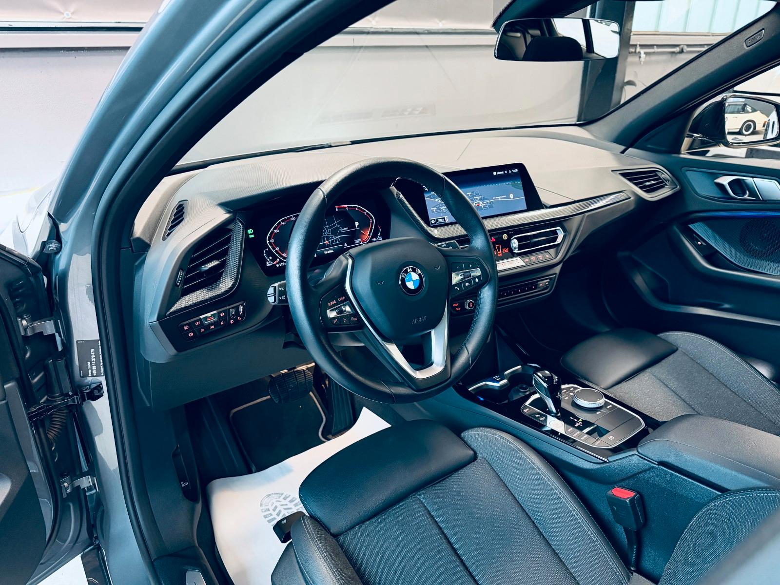 BMW 118 118d Sedan Sport Line