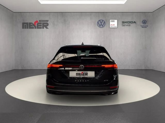 Volkswagen Passat 1.5 eTSI Business DSG Variant