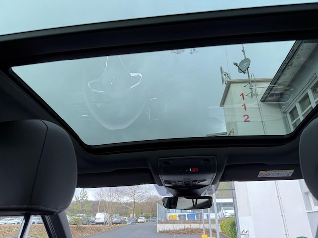 Volkswagen T-Roc T-Roc R-Line 2.0 l TSI OPF 4MOTION 140 k W (190 PS) 7-Gang-Doppelkupplungsgetrieb DSG