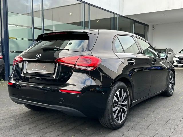 Mercedes-Benz A 180 A 180 d Style