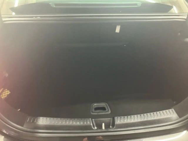 Mercedes-Benz E 200 AVANTGARDE Sedan