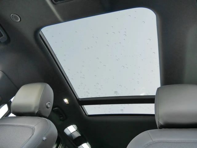 Land Rover Defender 110 Dynamic SE