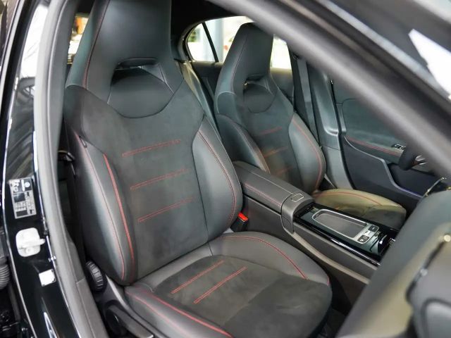 Mercedes-Benz A 250 A 250 e AMG Line