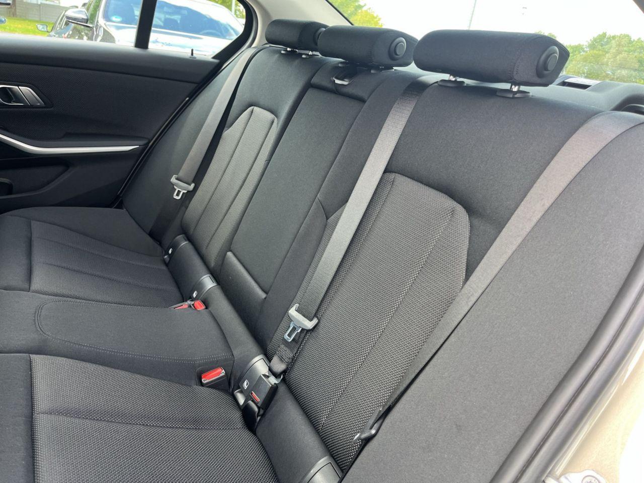 BMW 330 330e Sedan xDrive