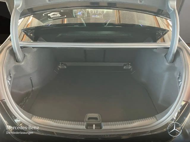 Mercedes-Benz C 200 AMG Line Sedan