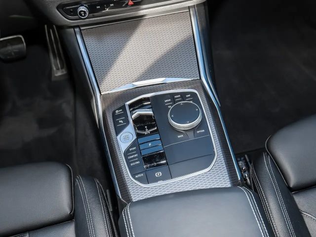 BMW 330 330d M-Sport Sedan