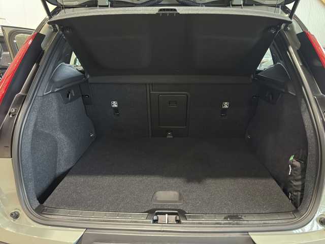 Volvo XC40 XC40 Navi LED Klima Standhzg Einparkhilfe el. Fenster