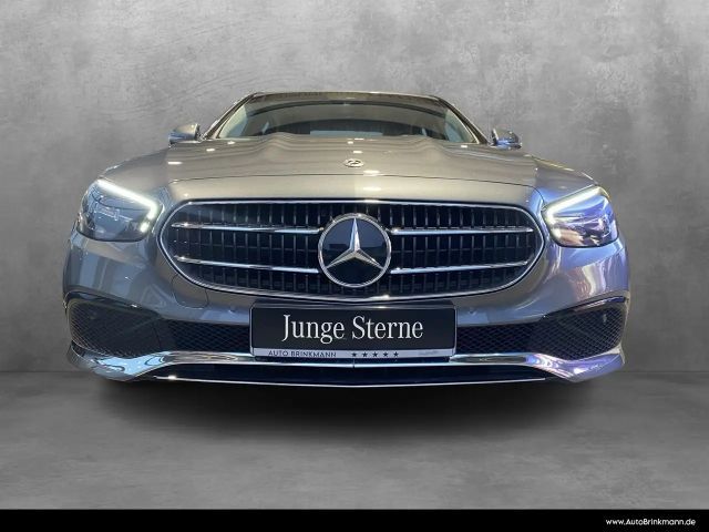 Mercedes-Benz E 200 E 200 d Sedan