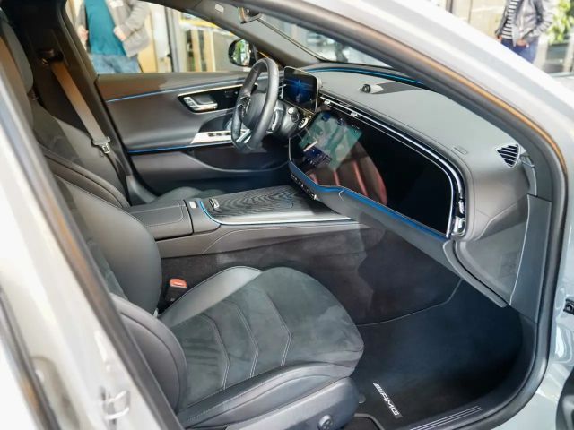 Mercedes-Benz E 220 AMG Line E 220 d Sedan