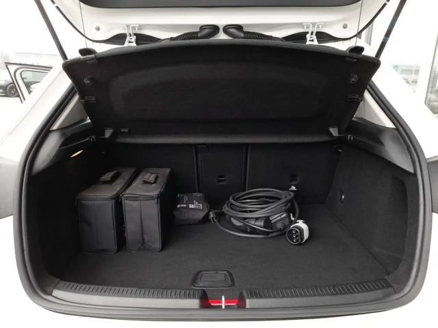 Mercedes-Benz A 250 A 250 e