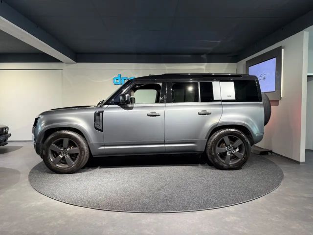 Land Rover Defender 110 Black Pack