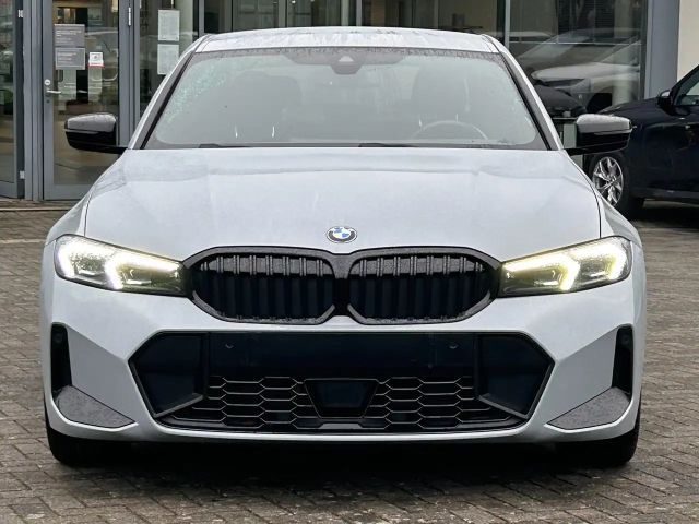 BMW 320 320i M-Sport Sedan