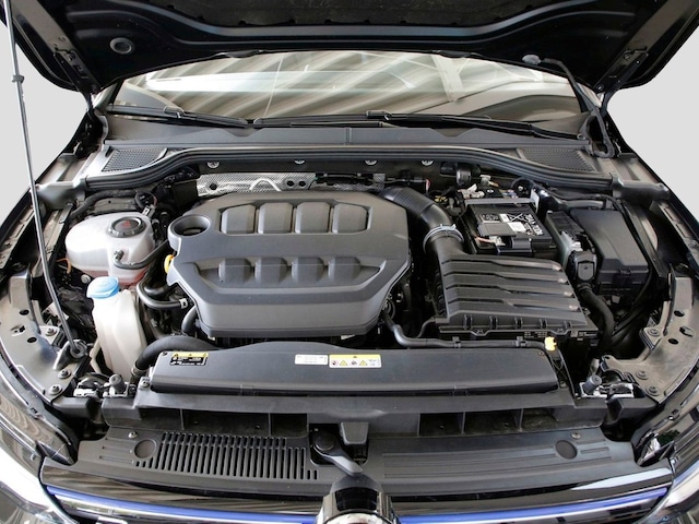 Volkswagen Golf 2.0 TSI DSG Golf VIII