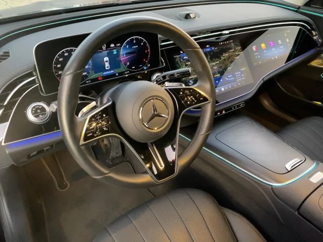 Mercedes-Benz E 220 4MATIC E 220 d Sedan