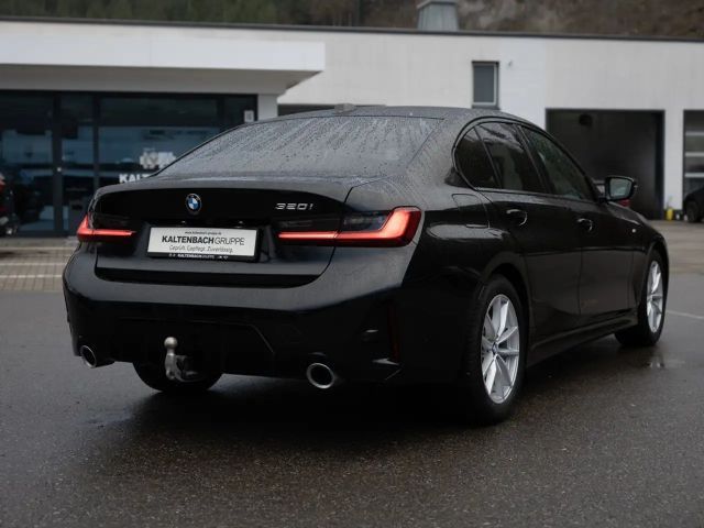 BMW 320 320i M-Sport Sedan